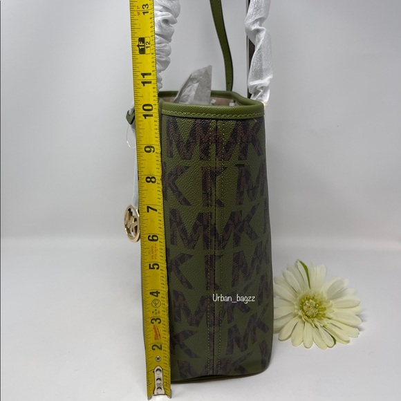 ‼️LAST ONE Michael Kors JST Medium Carryall Tote - Picture 3 of 7